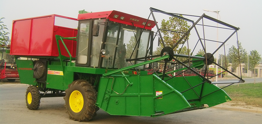 BG大游 4QZ-2450 自走式青饲料收获机