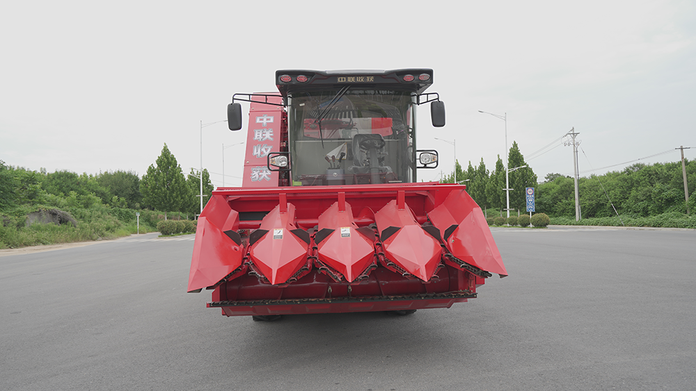 BG大游4YZJ-4型自走式玉米穗茎收获机